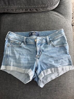 Hollister Low-Rise Denim Shorts Soft Stretch